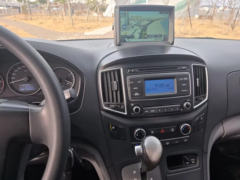 Hyundai Starex