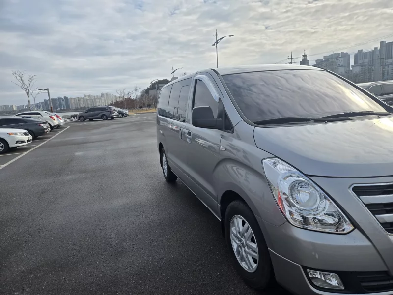 Hyundai Starex