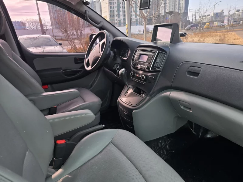 Hyundai Starex
