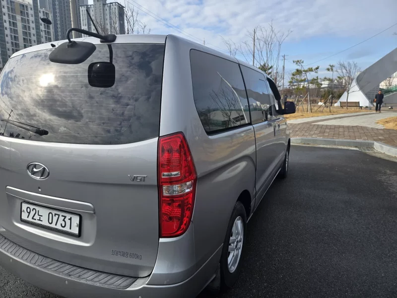 Hyundai Starex