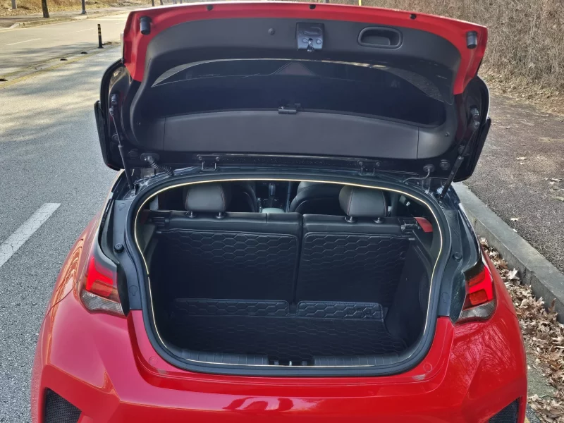 Hyundai Veloster