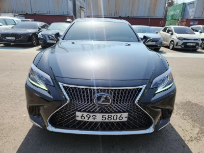 Lexus LS