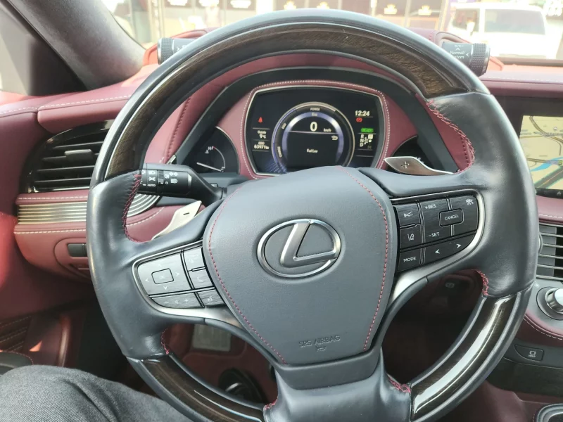 Lexus LS