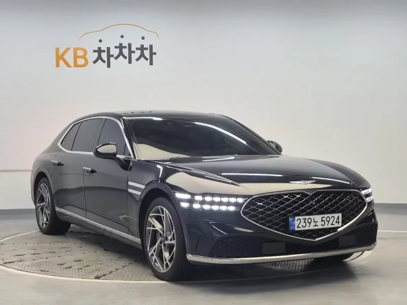 Genesis G90