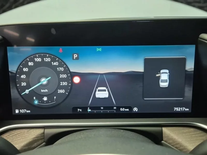 Genesis G90