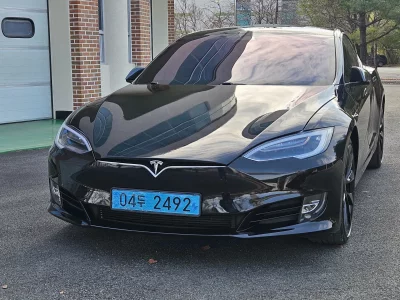 Tesla MODEL S