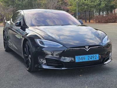 Tesla MODEL S