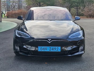 Tesla MODEL S