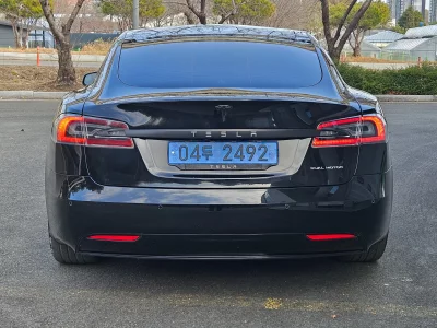 Tesla MODEL S