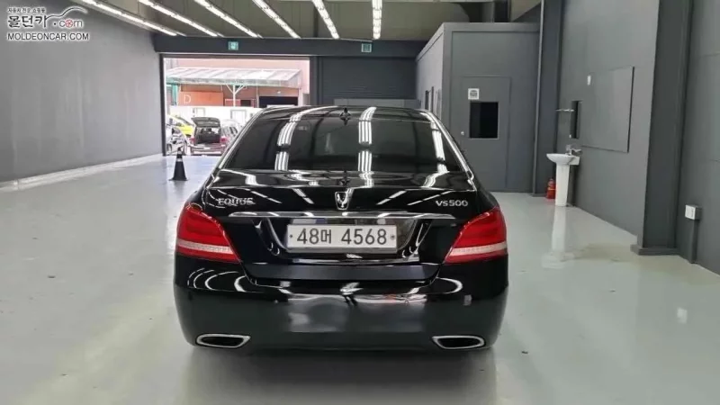 Hyundai Equus