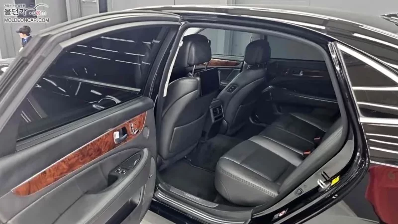Hyundai Equus