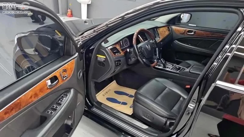 Hyundai Equus