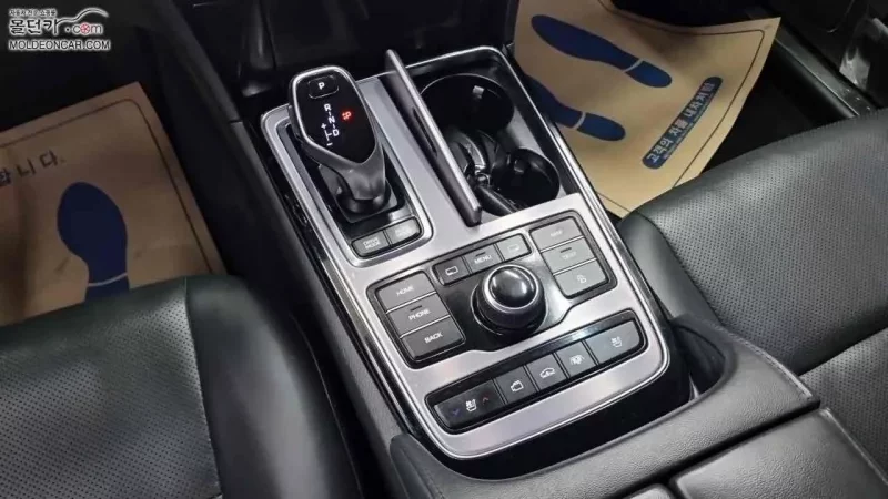 Hyundai Equus