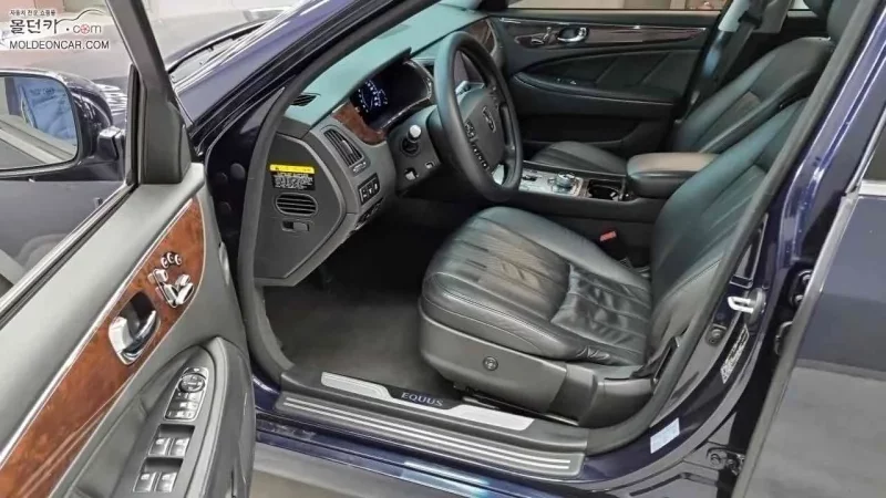 Hyundai Equus