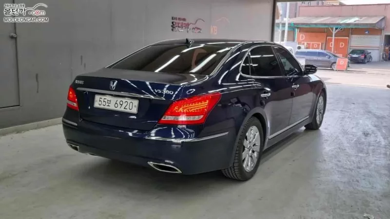 Hyundai Equus