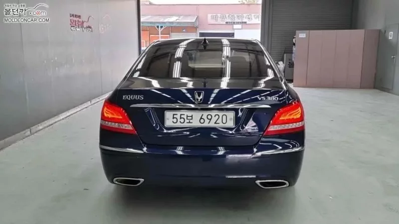 Hyundai Equus