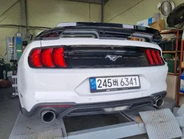 Ford MUSTANG