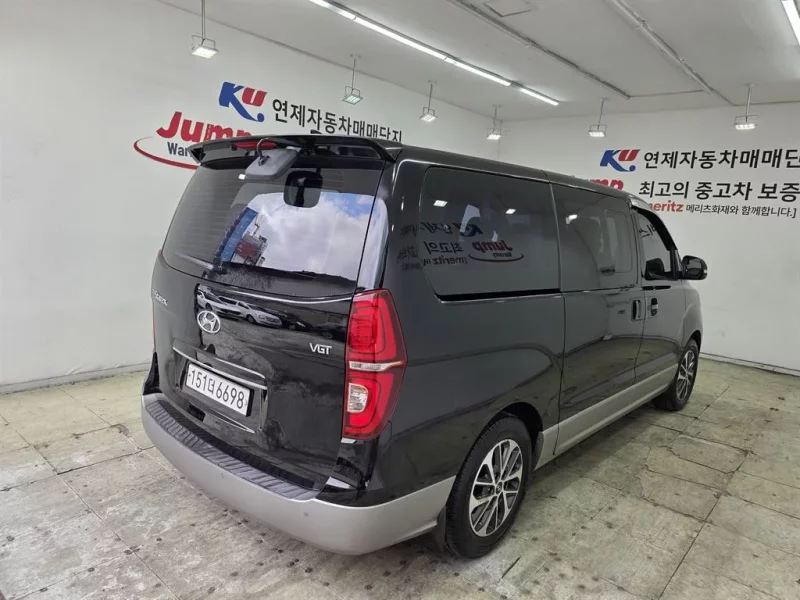 Hyundai Starex