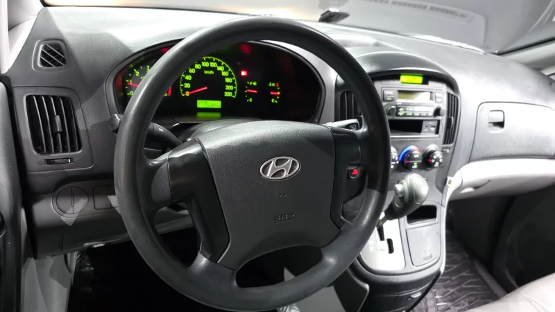 Hyundai Grand Starex