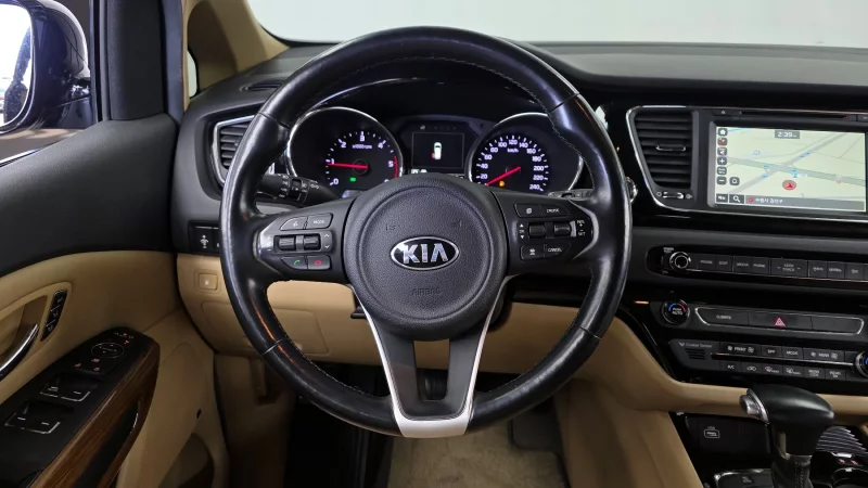 Kia Carnival