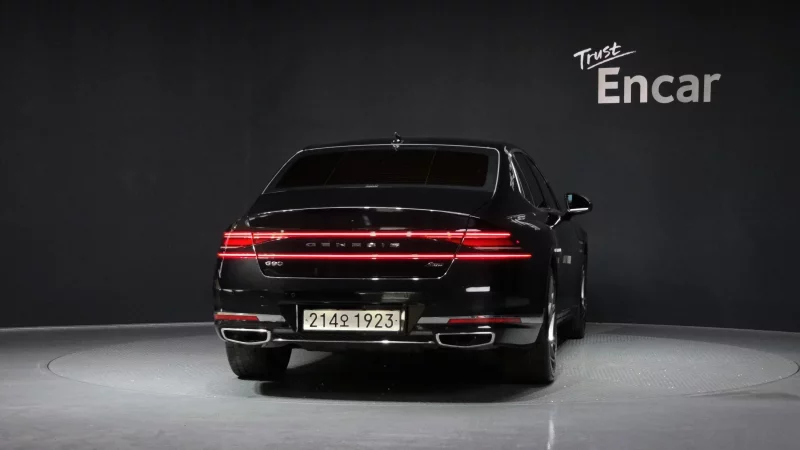 Genesis G90