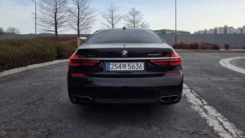 BMW 7-Series