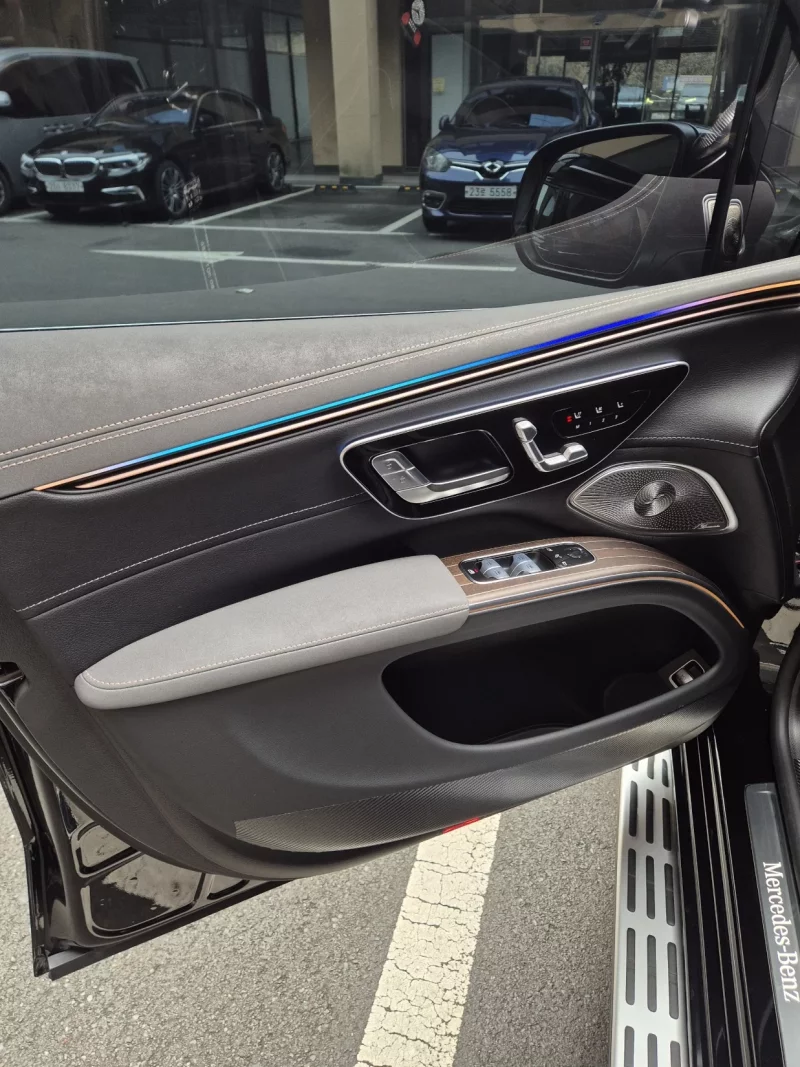 Mercedes-Benz EQS SUV