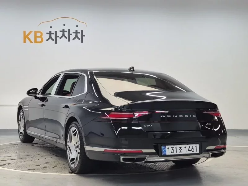 Genesis G90