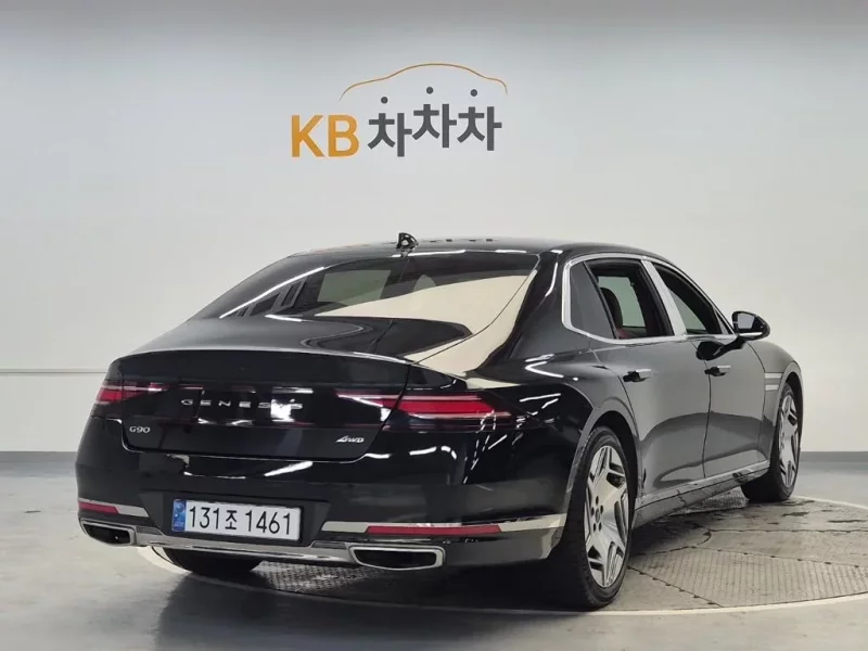 Genesis G90