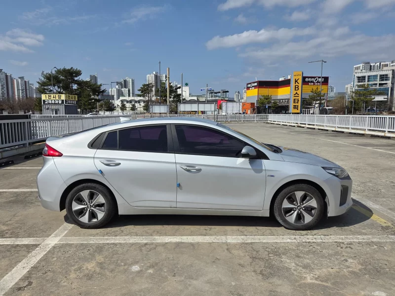 Hyundai Ioniq