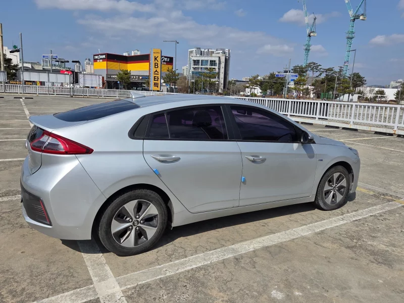 Hyundai Ioniq