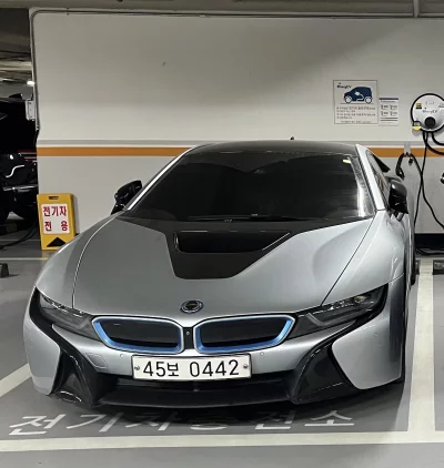 BMW i8