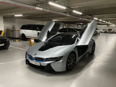 BMW i8