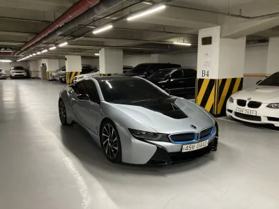 BMW i8