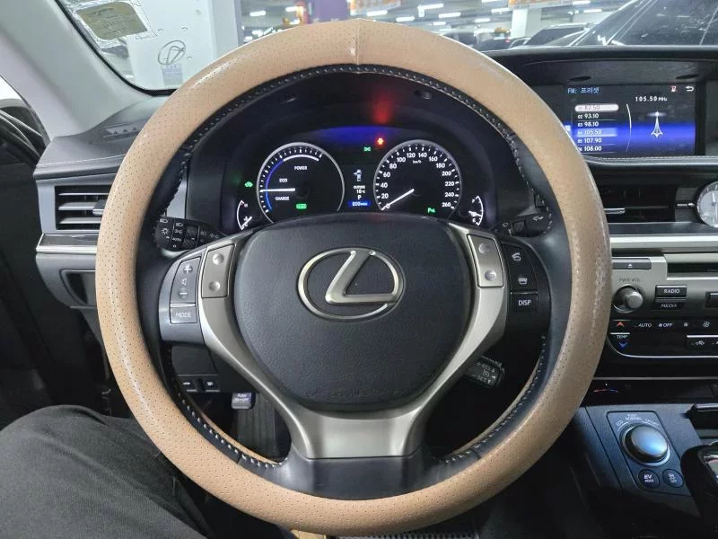 Lexus ES300h