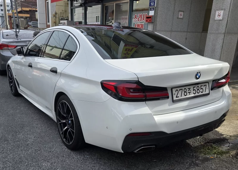 BMW 5-Series