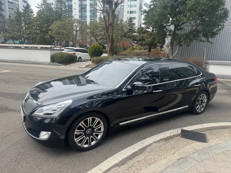 Hyundai Equus