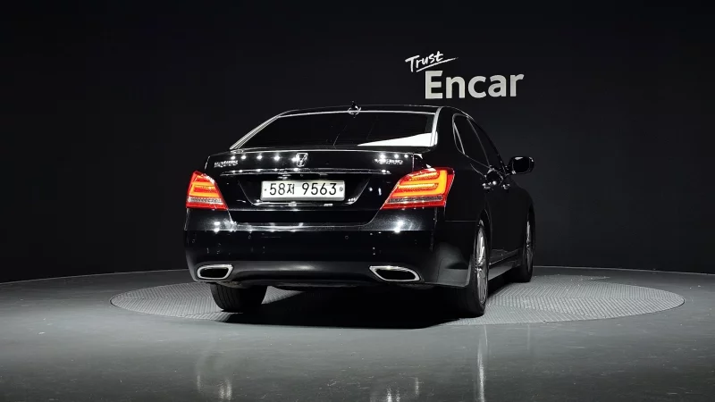 Hyundai Equus