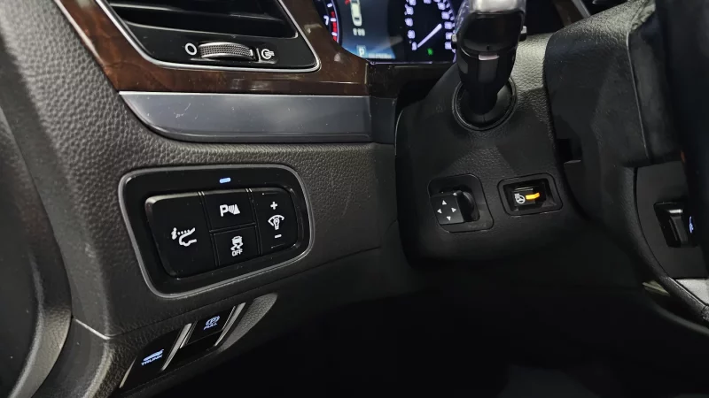 Hyundai Equus