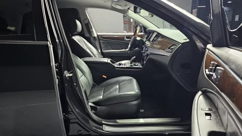 Hyundai Equus