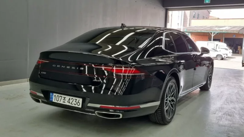 Genesis G90