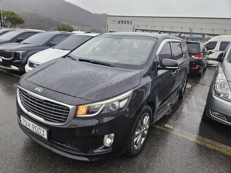 Kia Carnival