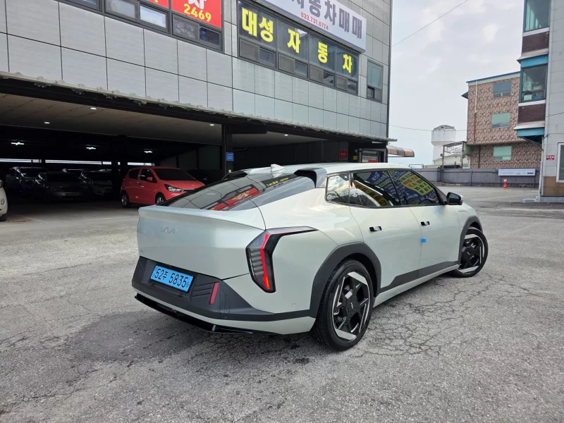 Kia EV4