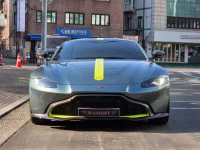 Aston Martin VANTAGE