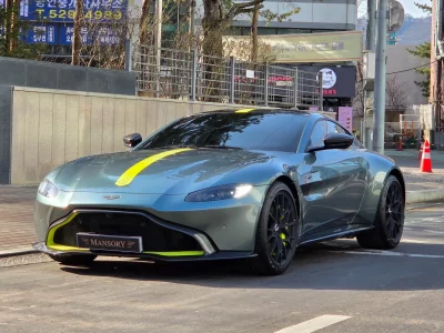 Aston Martin VANTAGE