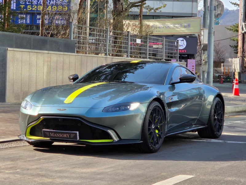 Aston Martin VANTAGE