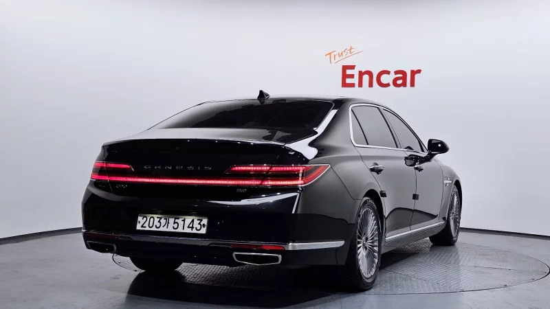 Genesis G90