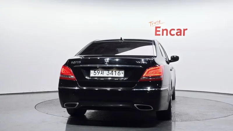 Hyundai Equus