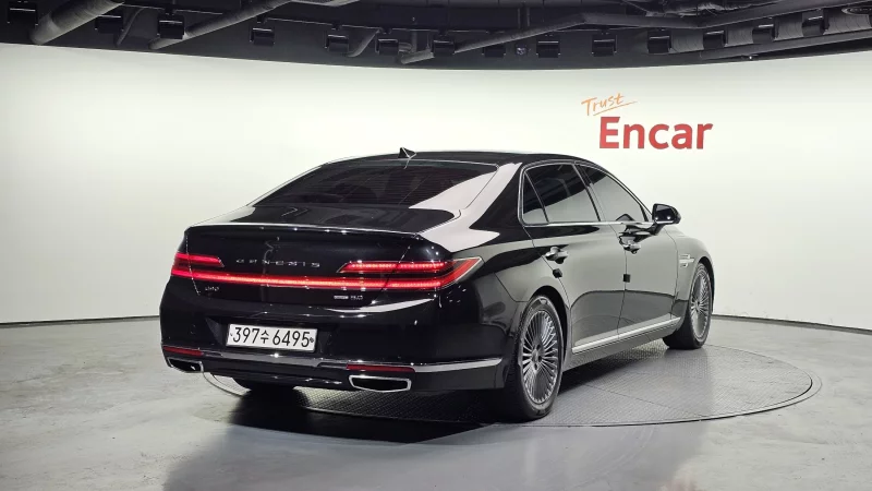 Genesis G90