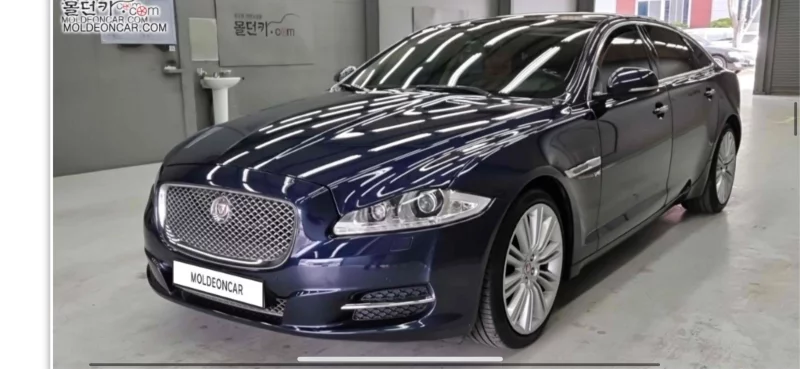 Jaguar XJ